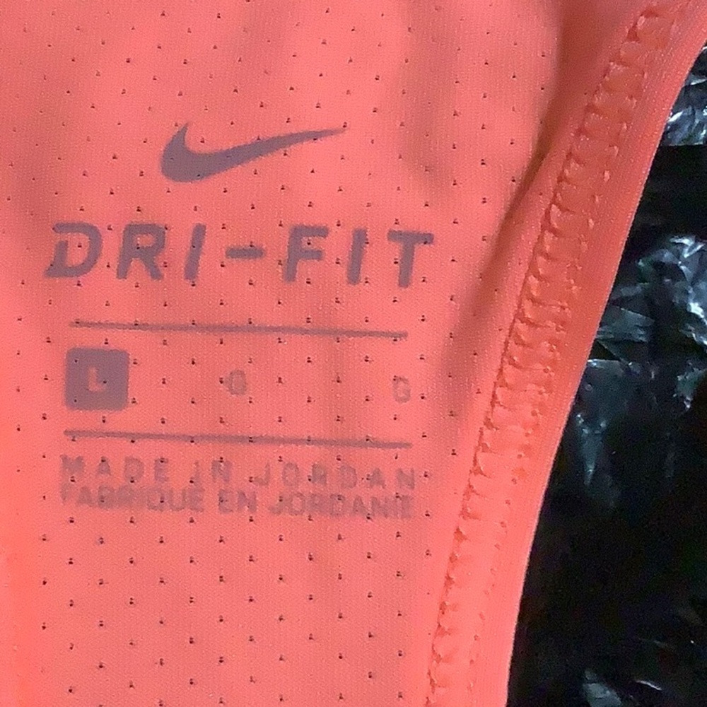 Nike Tank Top - Picture 3 of 3